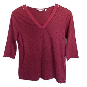 REITMANS Dainty Cross Print With 3/4 Crop Sleeve Top/Tee Maroon Red Size Small